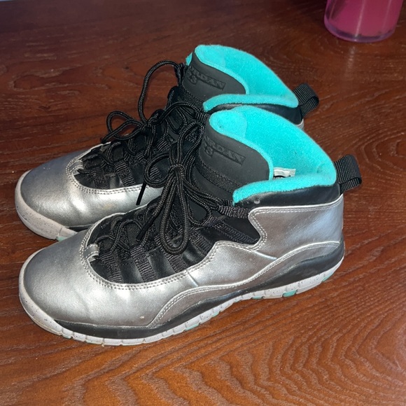 Like new condition. No box. No stains. - Picture 4 of 7